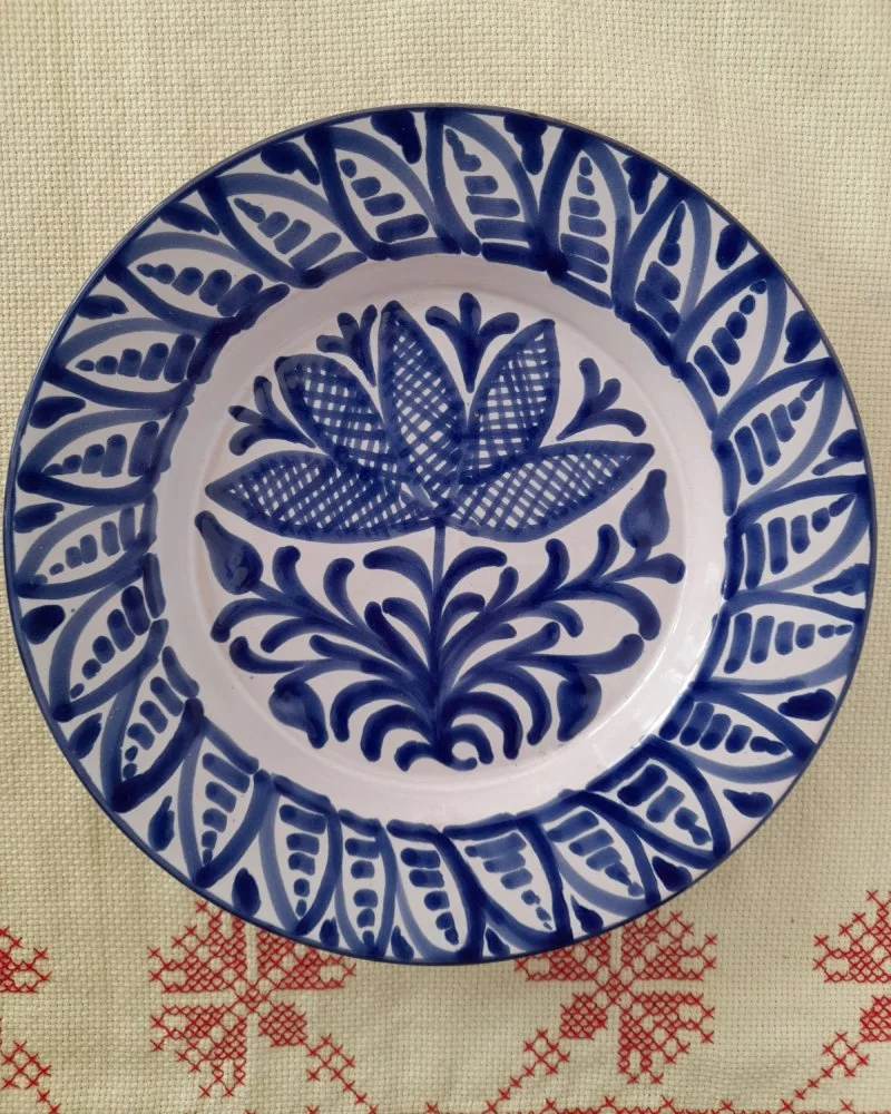 Nenúfar Fajalauza Plate in Blue — CASA PLETÓRICA — Handmade
